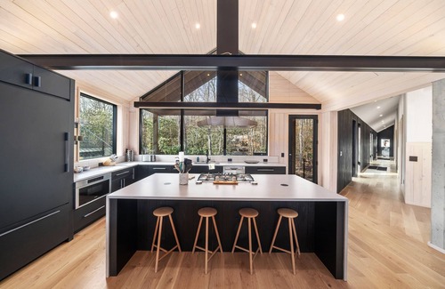 Laurel Ridge House | Zen in the Trees Hot Tub Forest Views Wi-Fi
