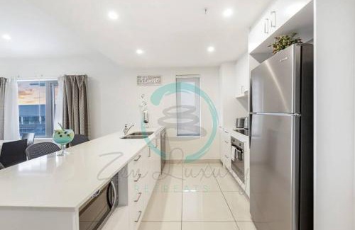Darwin City Centre Apartment | ZEN OCEAN BLISS - Cozy 2-BR/2-BA Sea View Retreat