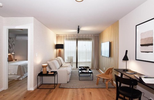 Montevideo Apartment | ZENHAUS - Vistas al Mar en Exclusivo Apartamento con Garage