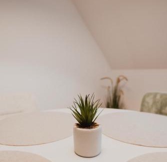 Augsburg-Goggingen Apartment | Zentral, Loggia, TG-Platz
