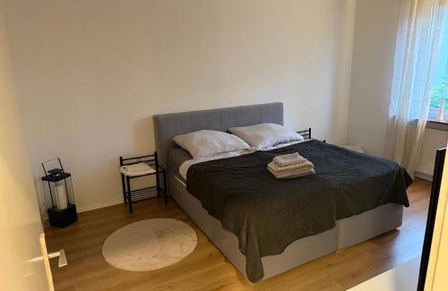 Kernstadt Apartment | Zentral mit Garten für bis zu 6 Personen