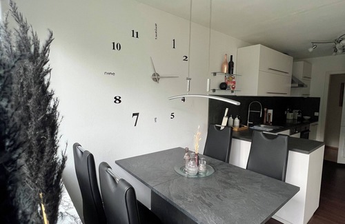 Neuffen Apartment | Zentrumsnahe Ferienwohnung am Fuße der Burgruine Hohenneuffen