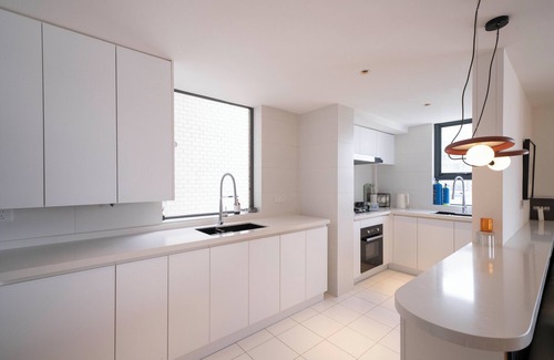 Huangpu Hotel | Zhome- Sun Garden2- Near the Bund