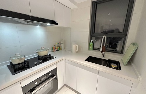 Huangpu Hotel | Zhome- Sun Garden2- Near the Bund