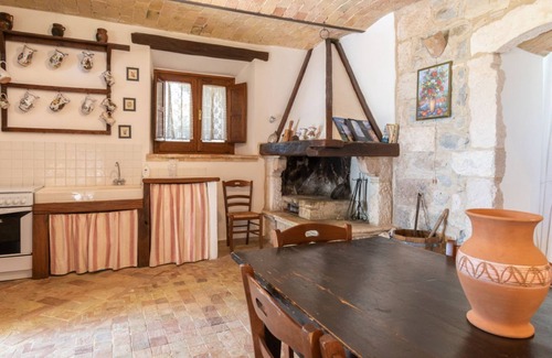 Abbateggio Apartment | Zi Nunzie by Rentbeat