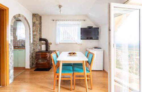 Semic House | Zidanica-Vineyard Cottage Jakše