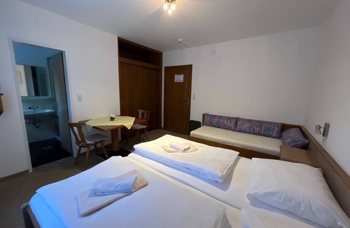 Obsteig Bed & Breakfast | Zimmer 07/3bett Ohne Balkon - Pension Alpina