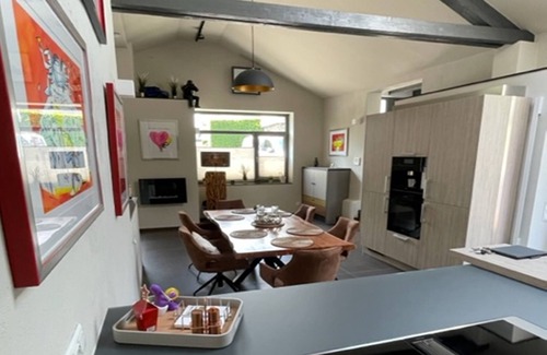 Mutzenich Apartment | Zimmermanns 3 - Stilvoll und Modern mit Außenpool, Sauna und Außenküche