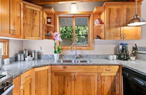 Zion National Park South Entrance Villa | Zion National Park Springdale Private Luxury Home Yard Kitchen Pool & Hot Tub