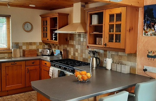 Alvie House | Zippity-Do-Da House, 4 Bedroom, 4 Bathroom, Cinema Room and Hot Tub.