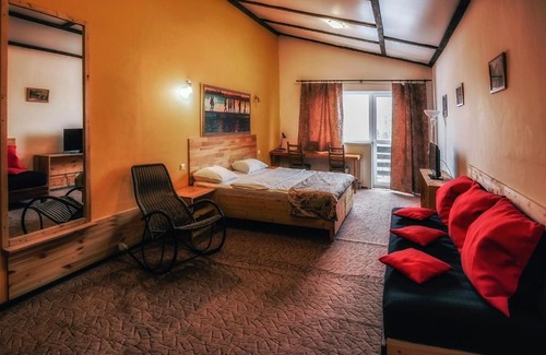 Chelyuskinsky House | Znamenitiy Dom on Shchorsa