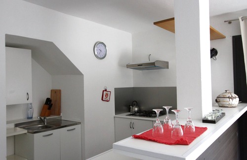 Moncalvo Villa | Zoe's. Country villa. The pleasure to be surrounded by lawn and garden