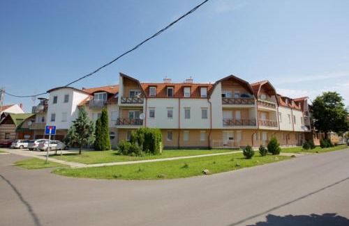 Hajduszoboszlo Apartment | Zoli Apartmanok-Balcony Kölcsey 32