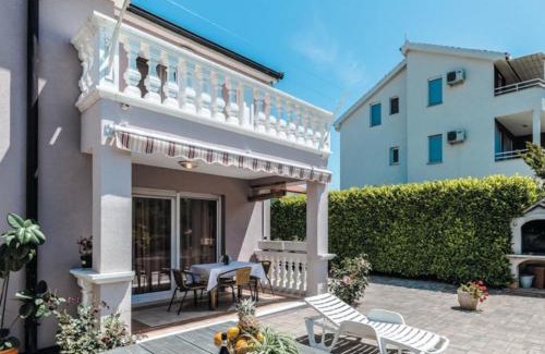 Srima House | ZSA ZSA HOLIDAY HOME