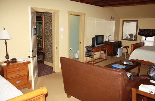 Homestead Hotel | Zuber's Homestead Hotel