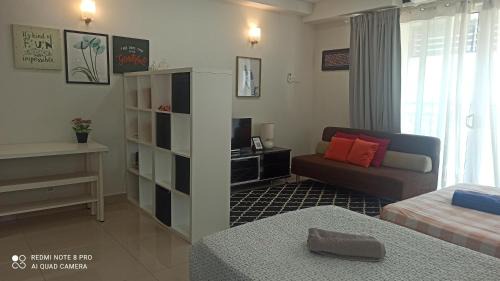 Kampung Telaga Nibong House | Zulanie Family Studio at D'Perdana Apartment, Spacious and Cozy with POOL, Free Wifi & Netflix
