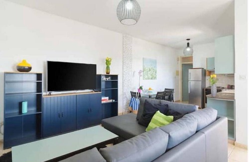 Larnaca Apartment | Zygi Beach Marina Penthouse Flat