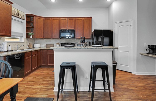 Waco House | Zyla's Place, Close to Airport