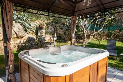 Ô Jacuzzi du Mazet