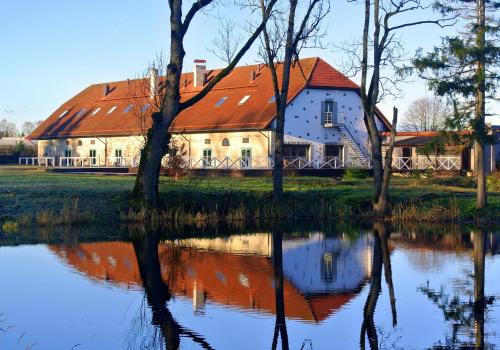 Üksik Rüütel Hotel