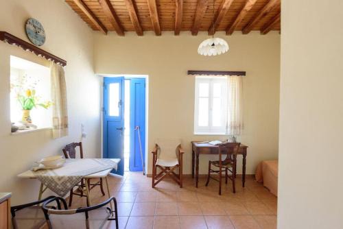 Ανώι - The Upper Storey