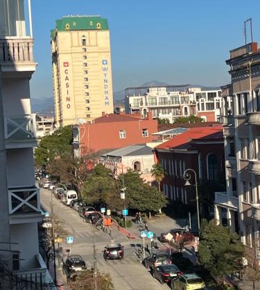 Апартаменты от Зуры