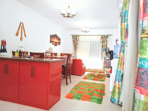 شاليه بروف بامواج الساحل الشمالي 2 نوم و 2 حمام يري البحر و بحيرة الفندقية السعر شاملة شحن كروت الايجار و شحن الكهرباء والمياه و الهاوس كيبينج