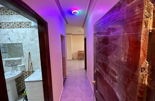 شاليه ثلاث غرف تري البحر مجهز بالكامل