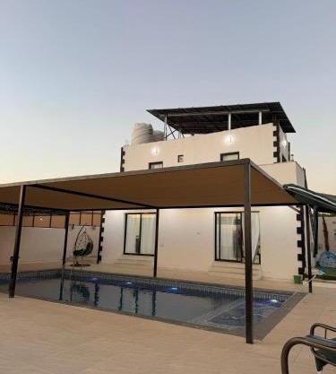 شاليه ومزرعة طبقة فحل Chalet Pella