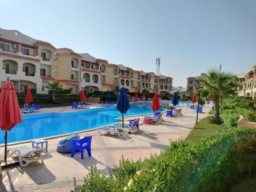 شاليه مصيفي فاخر قرية لاسيرينا الساحل الشمالي