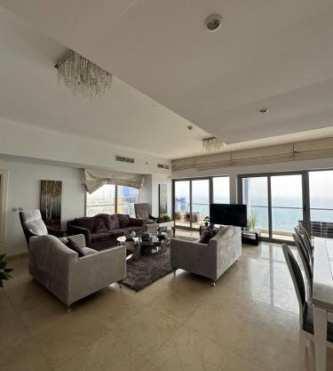 شقة بإطلالة بحرية بانورامية في برج داماك