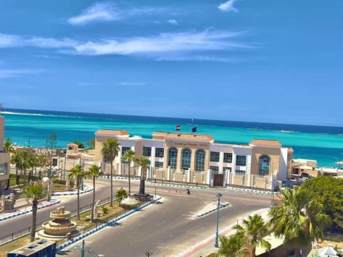 شقه غرفتين مكيفهSea view للايجار مصيف بمرسى مطروح شارع اسكندريه