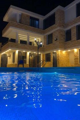 فيلا فاخرة للايجار قرب اربد