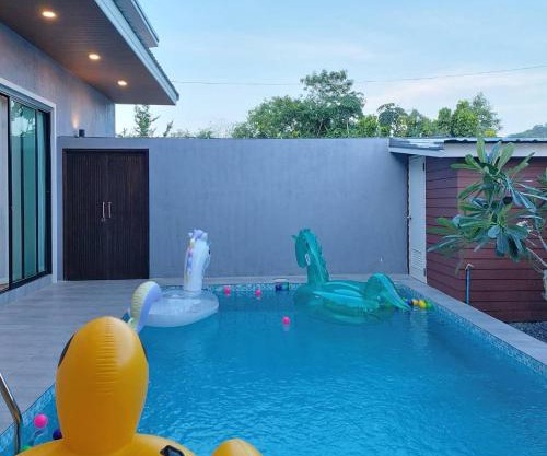 ภูริญาพู​ลวิลล่า