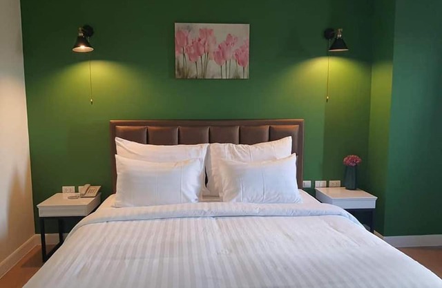 โรงแรมต้นเงิน