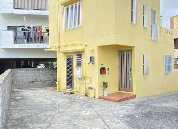 いえろーはうす