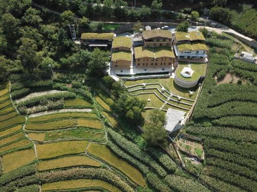 云雨田半山民宿