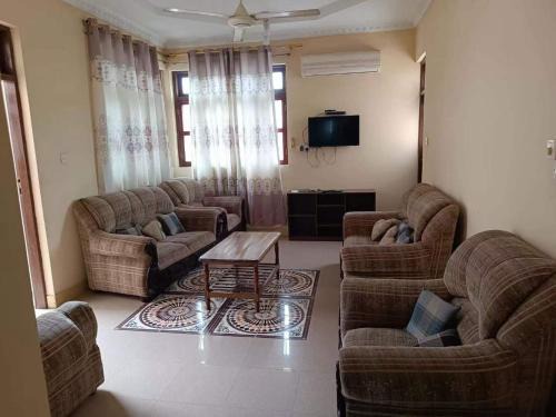 华府中餐厅民宿