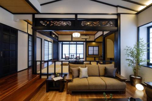 古民家が、匠の腕により大変身！洗練された【和】の空間をご堪能ください