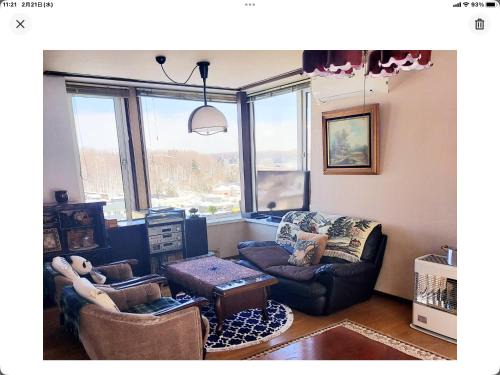 川と森の静かな街に朝陽の見える部屋 無料駐車場