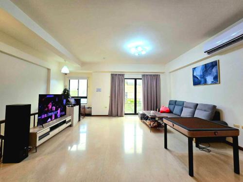 河畔暮光-安平包棟民宿-電動麻將ktv停車