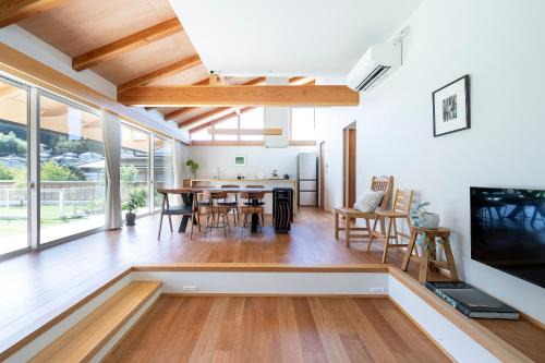 【海から近く】敷地内無料駐車場5台分完備！BBQ設備貸出あり3,500円！快適空間！【COQAEL】