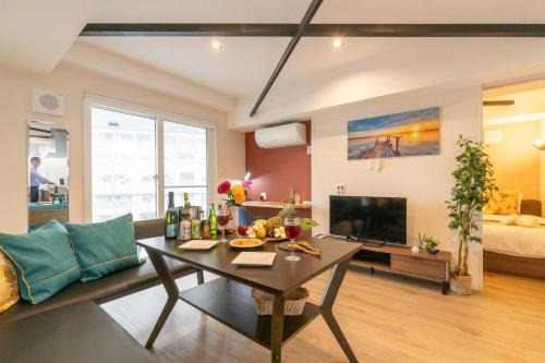 那覇での連泊に希少な駐車場付でコインランドリー付きのマリンビュー3階Room