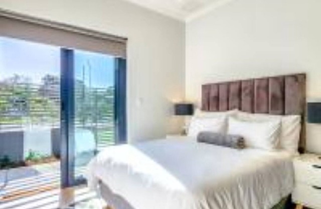 #001 Newlands Peak Elegance