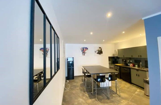 021 CHIC & COSY GRAND APPART 84m2 HYPERCENTRE WIFI SMART TV NETFLIX