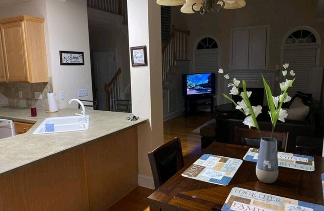 1.5 acre Quiet residential property 5 bedroom home