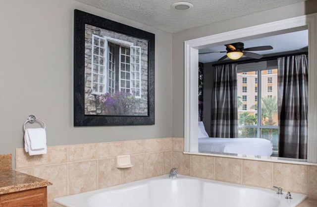 1 bd deluxe suite in Las Vegas