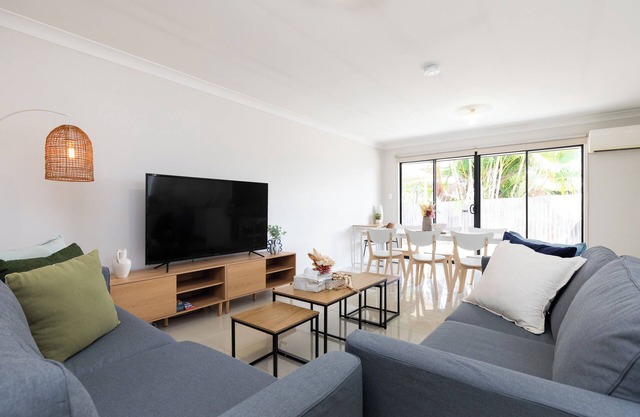 1 Bdr Apt! Kitchen! Undercover Parking! 6BS1