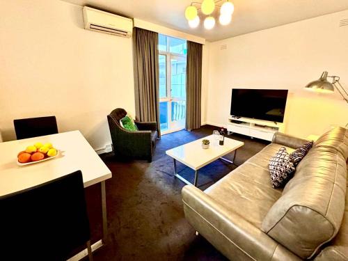 1 Bdrm With Parking, Walk to Beach