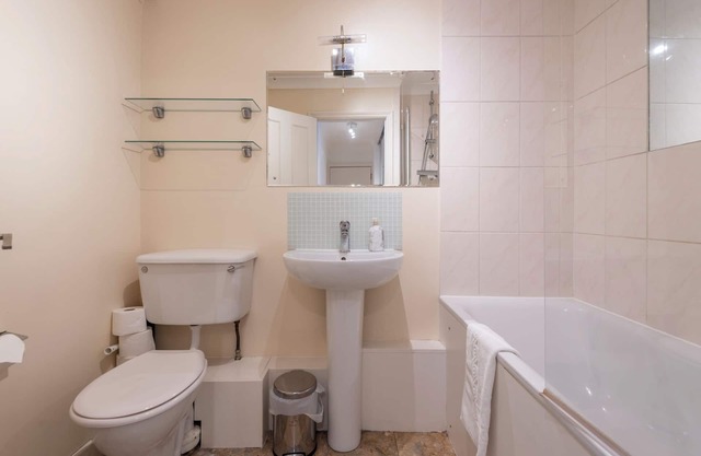 1-Bed Apartment - Wimbledon Park